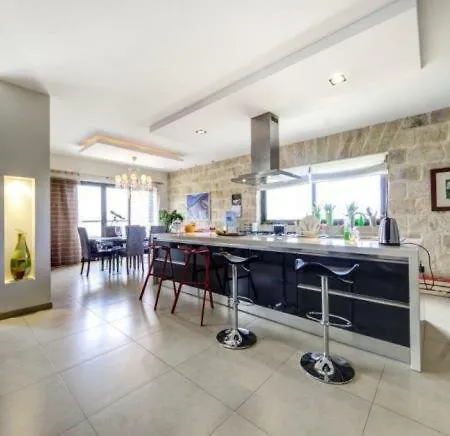 Mediterranea Villa *